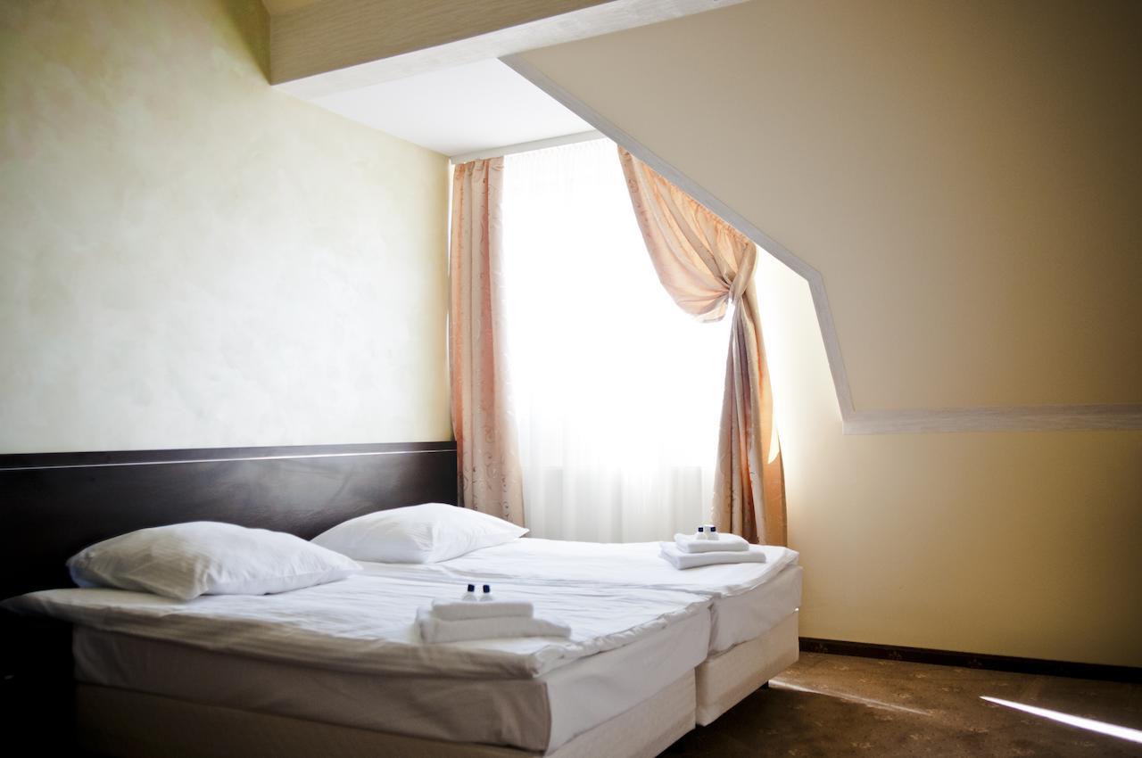 Hotel Olenka Szydlowiec Quarto foto