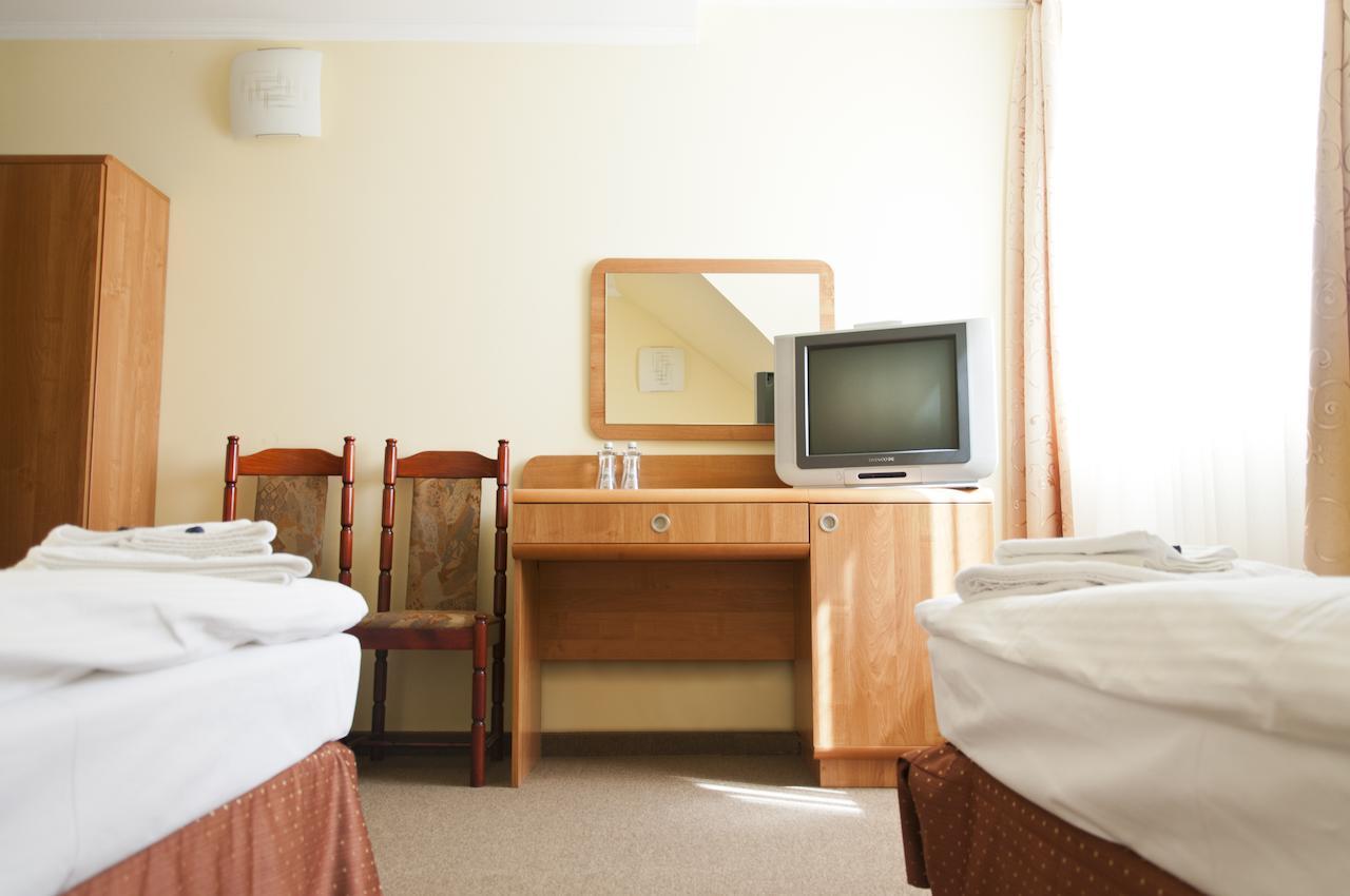 Hotel Olenka Szydlowiec Quarto foto